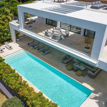 Jomo Villa *