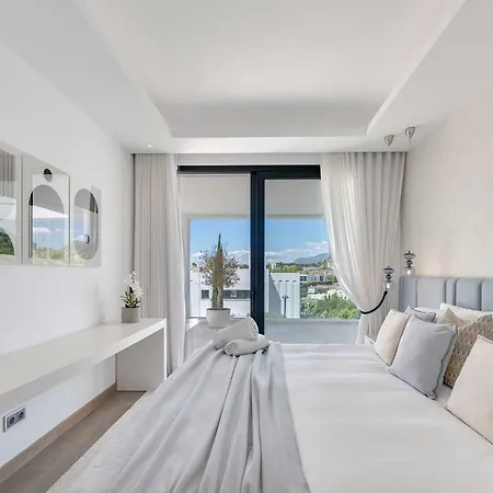 Jomo * Marbella
